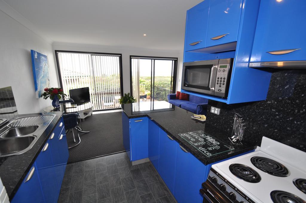 Beachfront Apartments Нарума Стая снимка