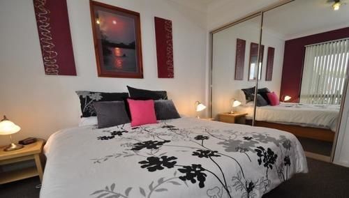 Beachfront Apartments Нарума Екстериор снимка